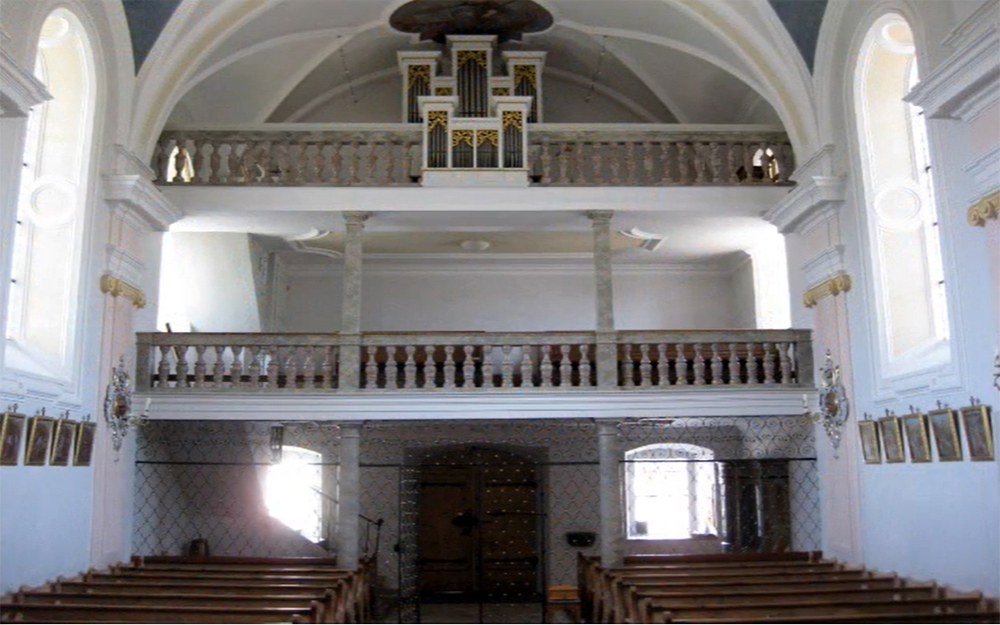 Interi�r kostela, varhany